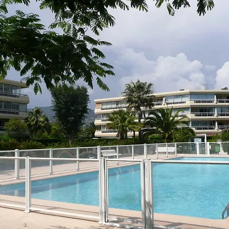 Grand 2 Pièces Avec Véranda Aménagée Appartement *